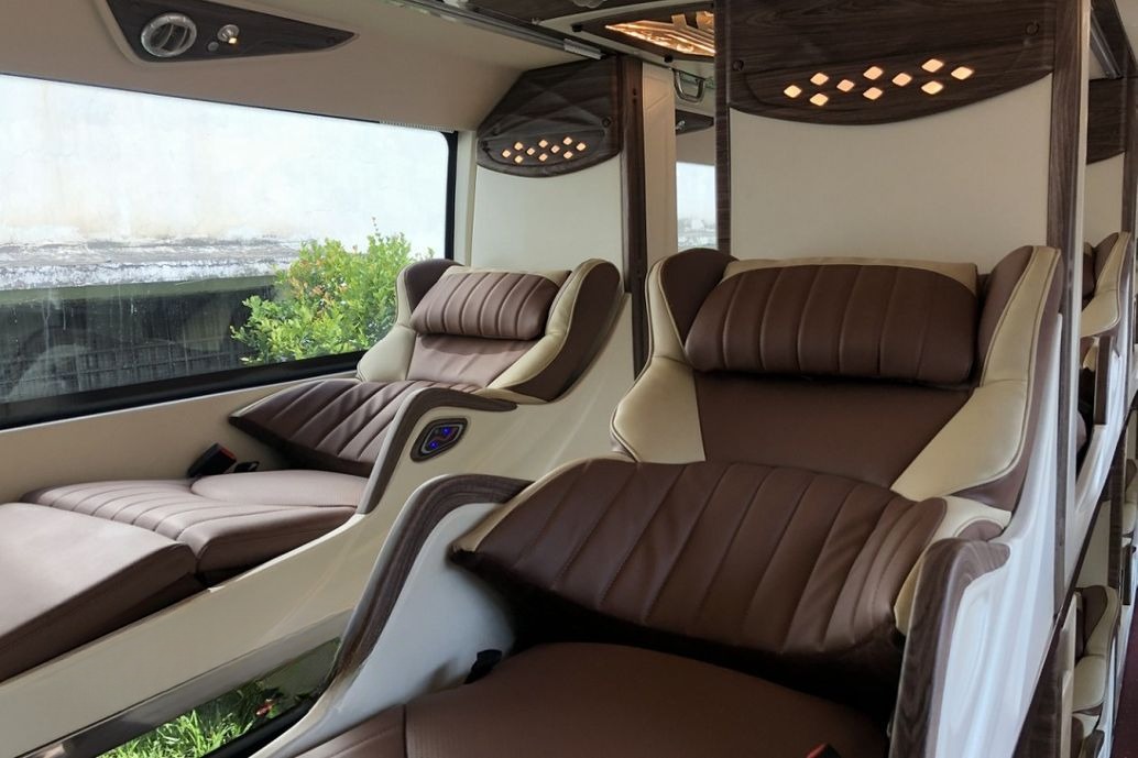 Xe Hoàng Trung (Vũng Tàu) Giường nằm Tiện ích Nội thất Limousine phòng 34 chỗ