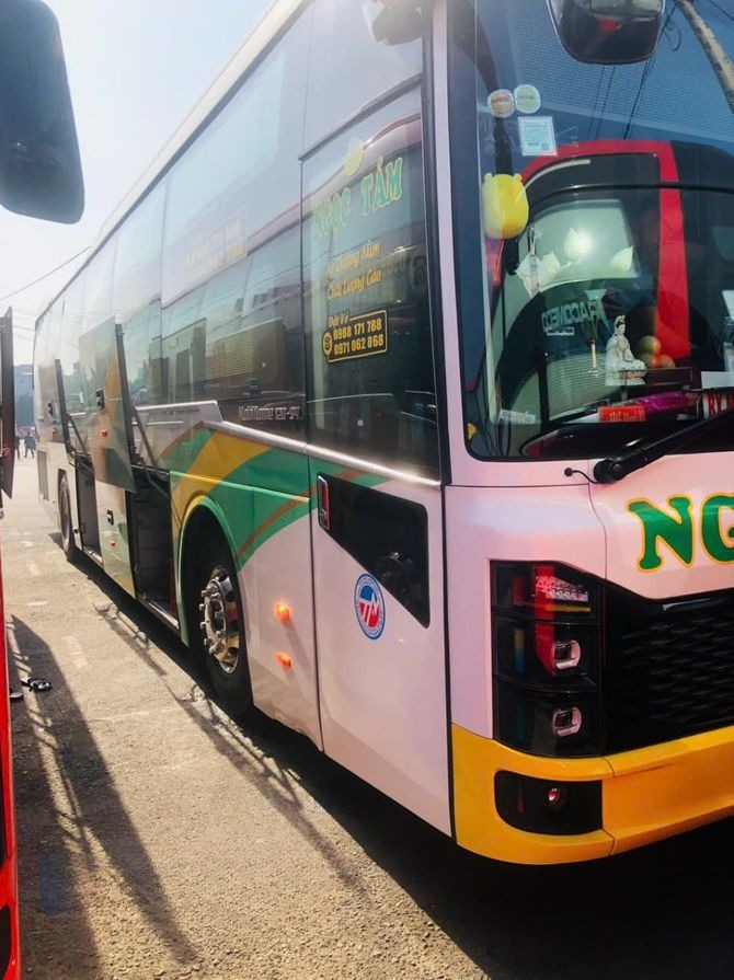 Xe Ngọc Tám Bên hông xe Xe giường nằm 34 phòng