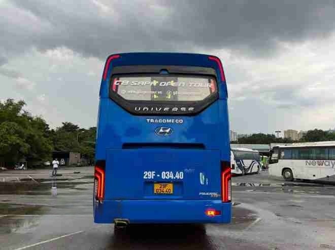 Xe G8 OPEN TOUR Mặt sau xe Limousine giường phòng 22 chỗ