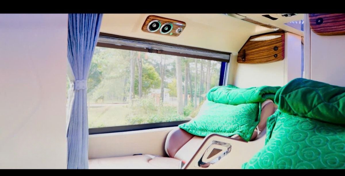 Xe Tư Trang Giường nằm Nội thất Tiện ích Limousine 34 phòng