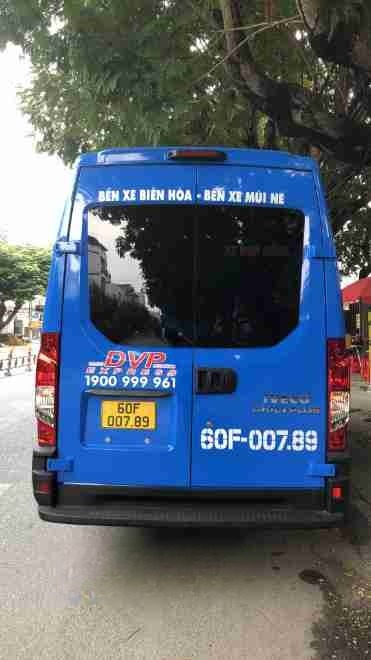 Xe DVP Express Mặt sau xe Ghế ngồi Iveco 18 chỗ