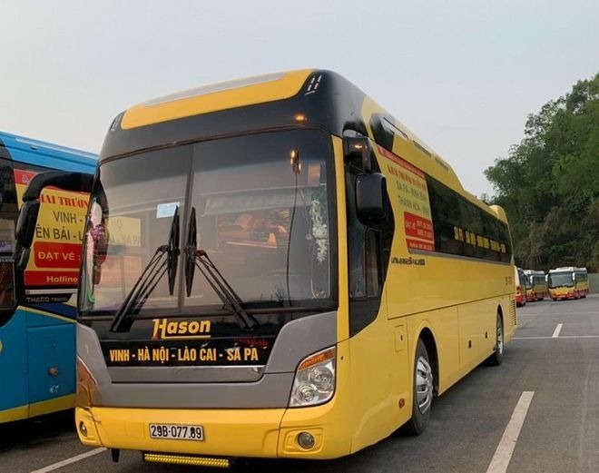 Xe Hà Sơn (Vinh - Sapa) Mặt trước xe 