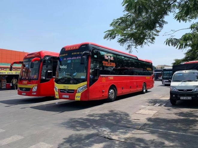 Xe Thắng Mặt trước xe Bên hông xe Giường nằm 40 chỗ