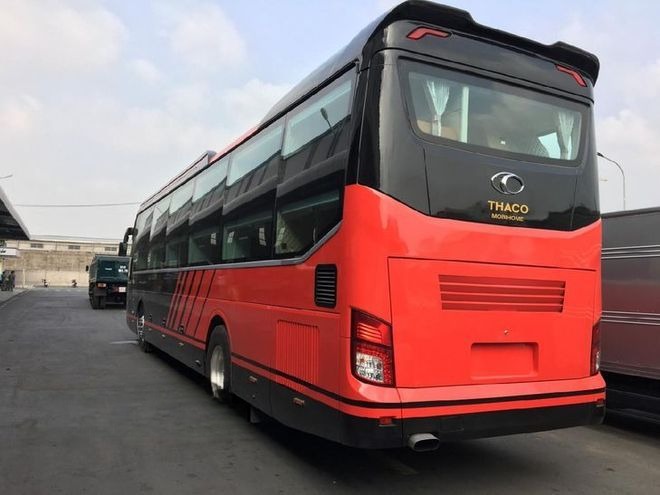 Xe Mận Vũ Mặt sau xe Giường nằm 46 chỗ