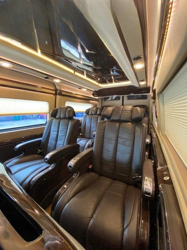 Xe Dũng Huyền Limousine Nội thất Tiện ích Limousine 11 chỗ