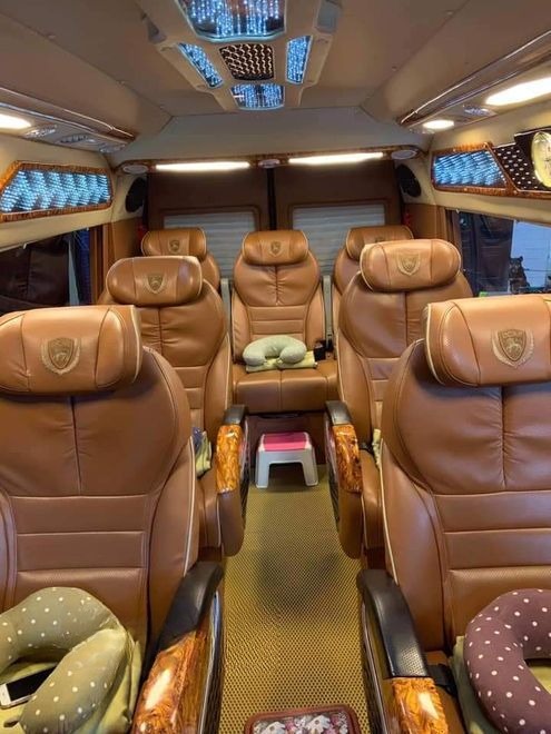 Xe Taxi Nội Bài Nội thất Tiện ích Limousine 9 chỗ