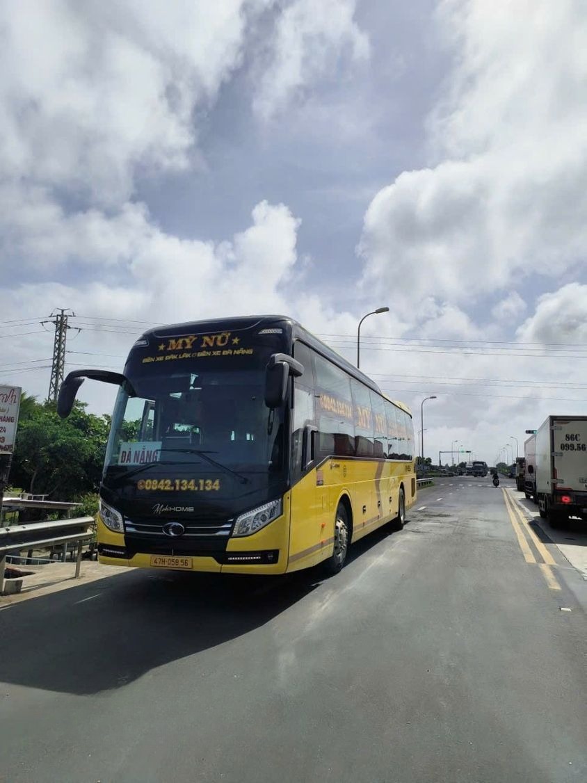 Xe Lovabus Mặt trước xe Giường nằm 36 chỗ