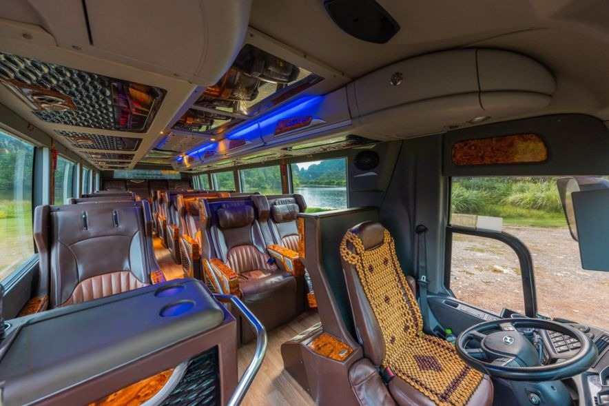 Xe Ninh Bình Travel Nội thất Tiện ích Limousine 18 chỗ