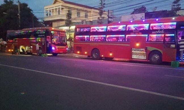 Xe Lovabus Bên hông xe Giường nằm 44 chỗ