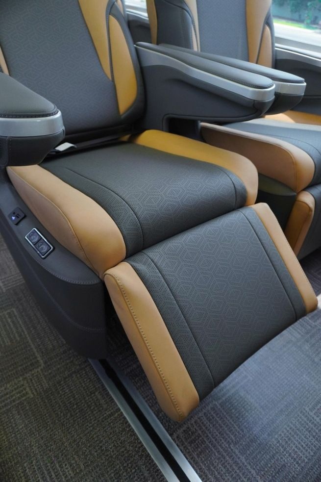Xe MEKO Limousine Tiện ích Limousine 19 chỗ