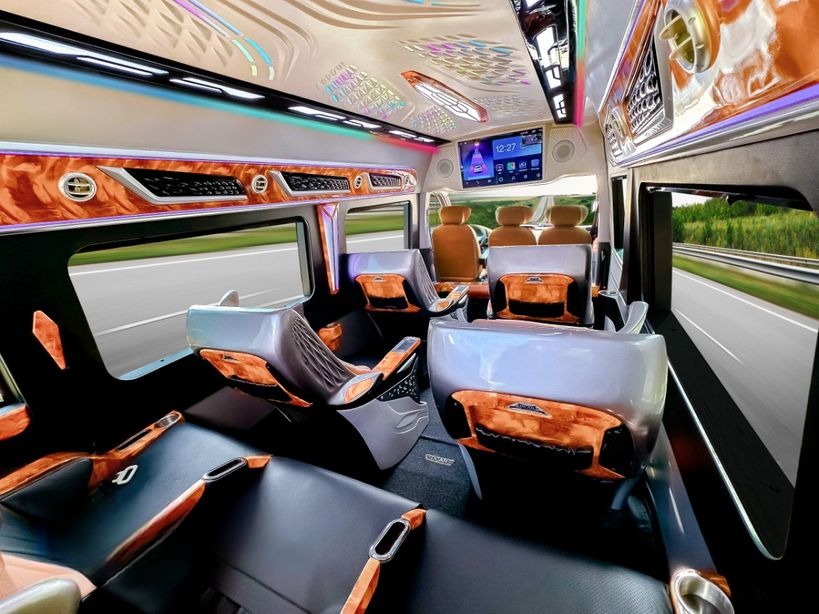Xe Bến Thành Travel Nội thất Limousine 9 chỗ