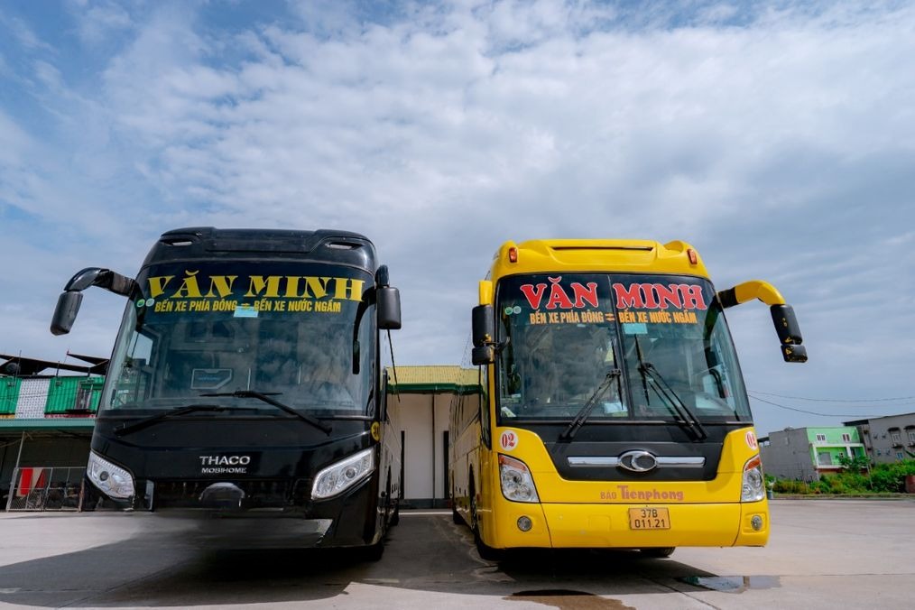 Xe Văn Minh Mặt trước xe Limousine VIP 20 phòng