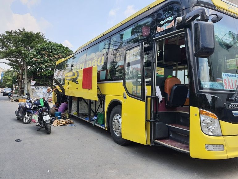 Xe Bến Dầu Mặt trước xe Bên hông xe Giường nằm 44 chỗ