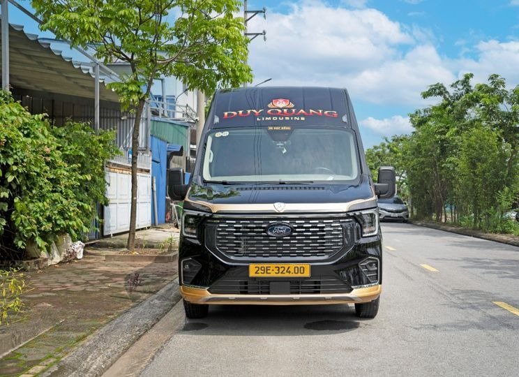 Xe Duy Quang Limousine Mặt trước xe Limousine 9 chỗ
