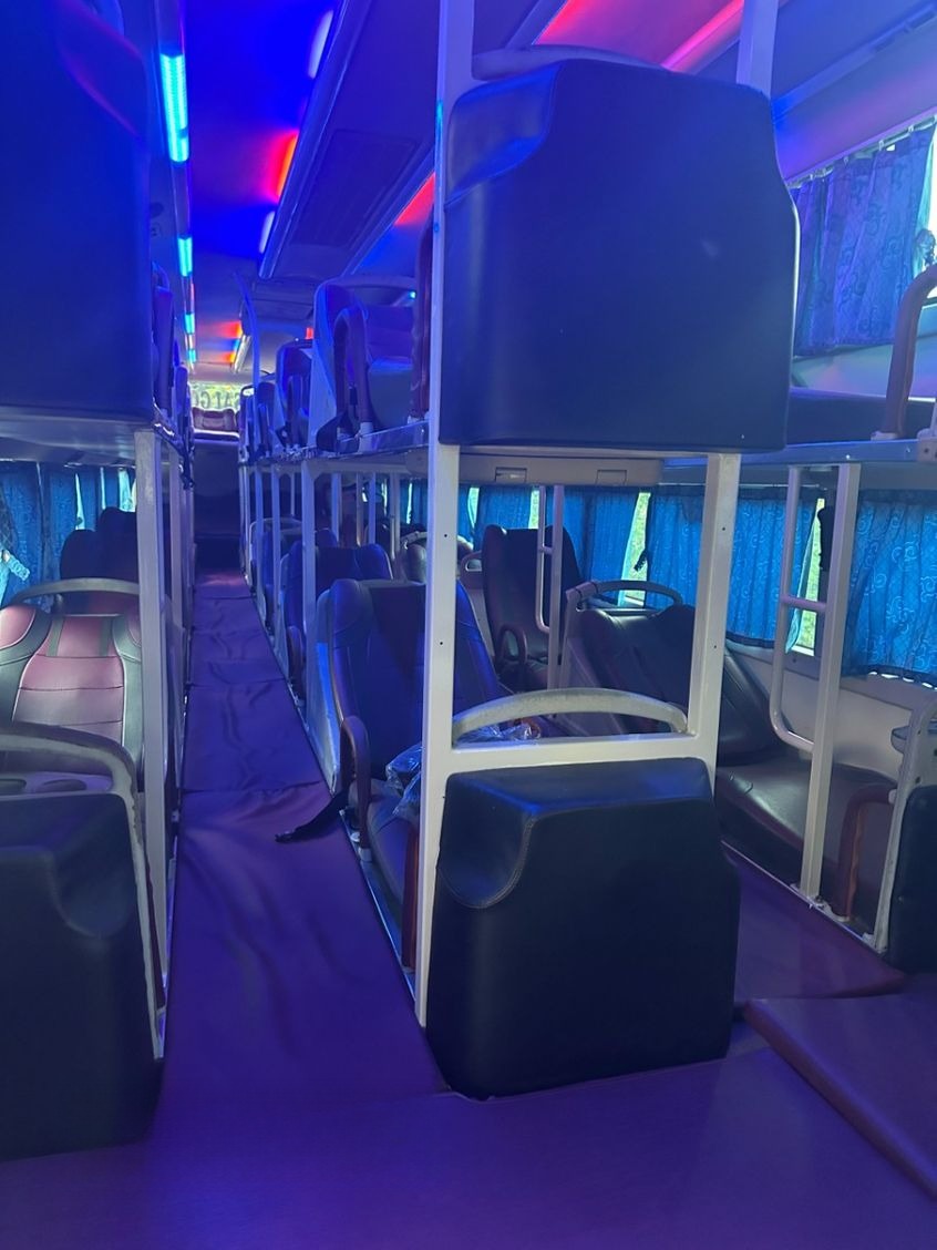 Xe Quốc Anh Limousine Nội thất Tiện ích Giường nằm 40 chỗ