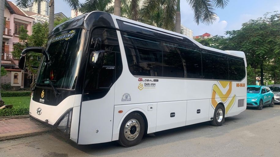 Xe Đan Anh Bên hông xe Ghế ngồi 29 chỗ 