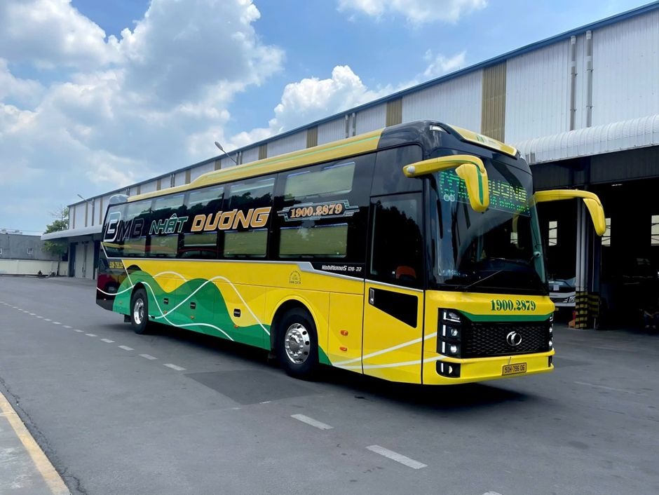 Xe Nhật Dương - Bình Minh Bus Mặt trước xe Bên hông xe Limousine 22 Phòng Đôi Luxury (WC)