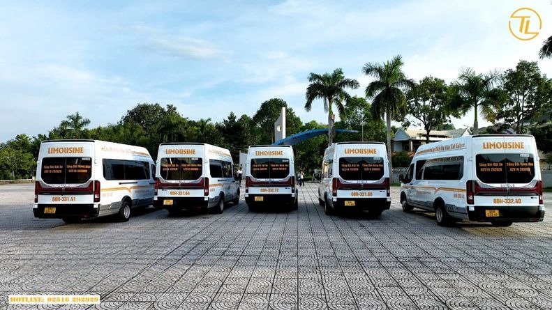 Xe Taly Mặt sau xe Bên hông xe Limousine 12 chỗ