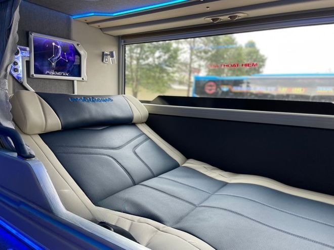 Xe Tiến Oanh Nội thất Tiện ích Limousine 22 Phòng Đôi (Có Toilet)