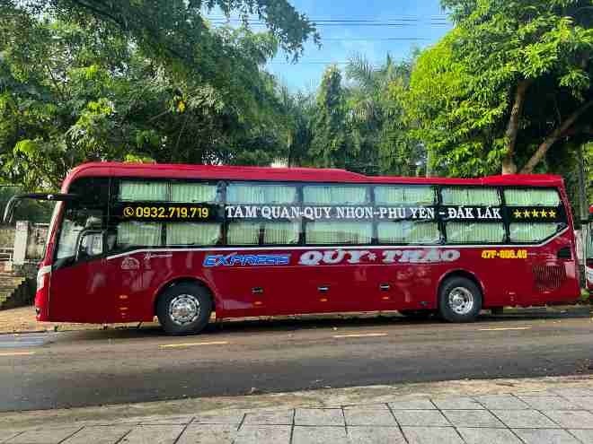Xe Quý Thảo (Bình Định) Bên hông xe Giường nằm 41 chỗ 