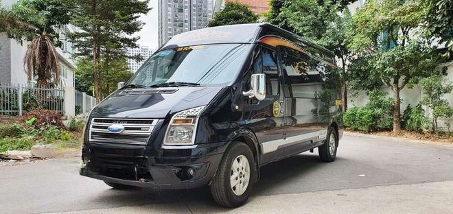 Xe Mộc Châu Limousine Bên hông xe 