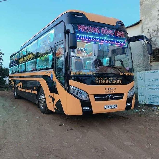 Xe Phương Hồng Linh Mặt trước xe Limousine giường phòng 34 chỗ
