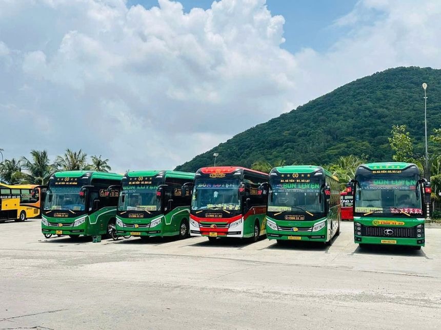 Xe Bốn Luyện Express Mặt trước xe 