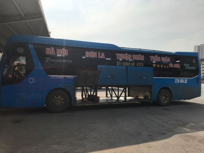 Xe Đức Quyến Bên hông xe Giường nằm 20 chỗ