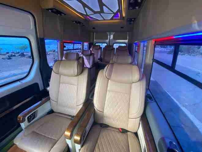 Xe iHome Travel Ghế ngồi Nội thất Limousine ghế ngồi 11 chỗ