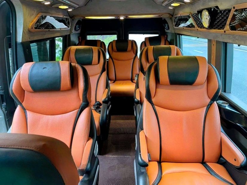 Xe Green Bus (Quảng Ninh) Ghế ngồi Tiện ích Nội thất Limousine 10 chỗ