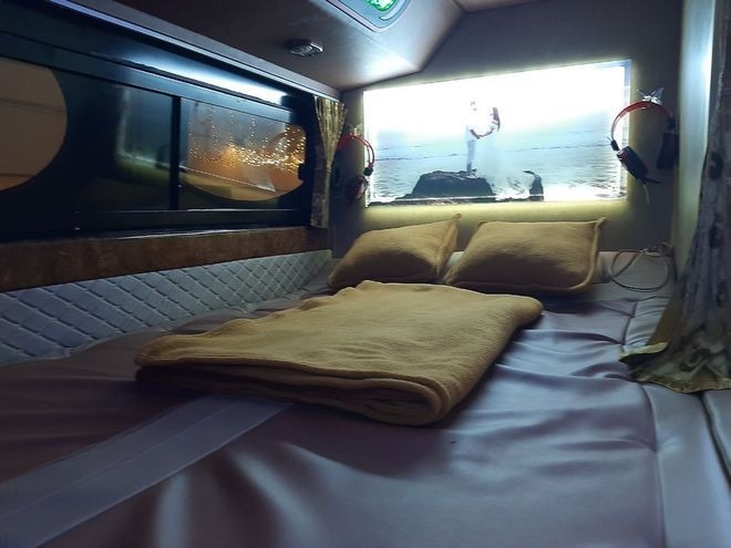 Xe King Express Bus Tiện ích Nội thất Limousine 18 cabin đôi VIP 