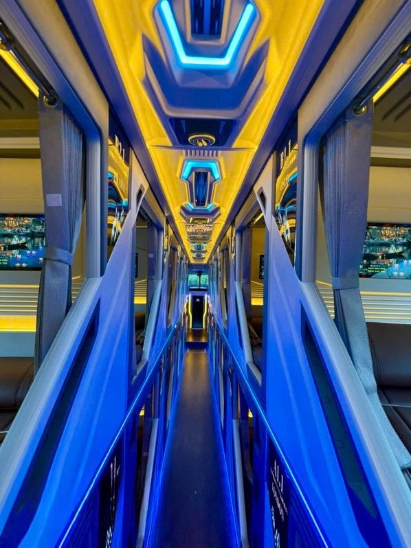 Xe Bình Hoài Limousine Nội thất Limousine 21 phòng VIP