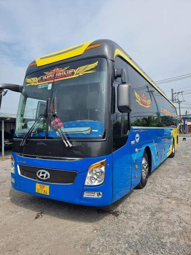 Xe Thiên Lộc Mặt trước xe Bên hông xe Giường nằm 43 chỗ