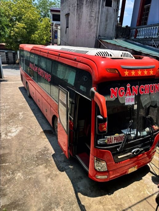 Xe Ngân Chung Bên hông xe Giường nằm 44 chỗ