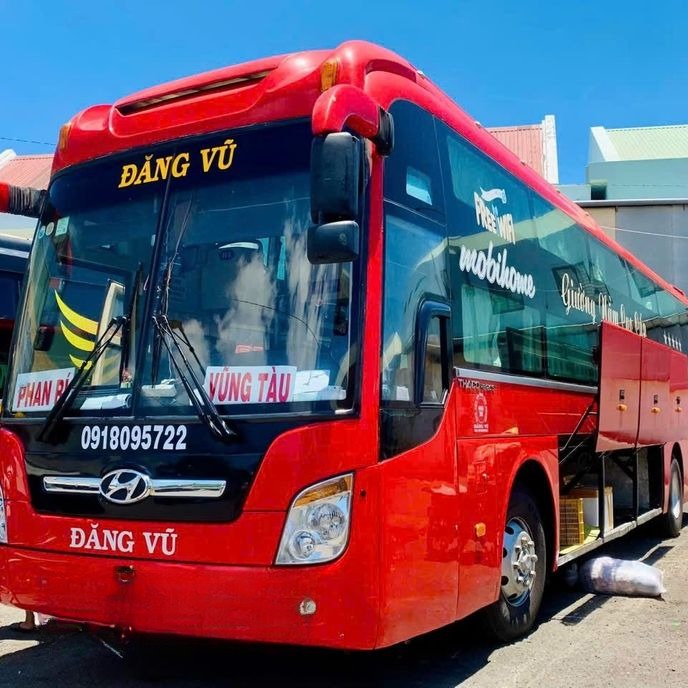 Xe Lovabus Mặt trước xe Giường nằm 44 chỗ