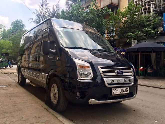 Xe Công Phương VIP Mặt trước xe Limousine 9 chỗ VIP