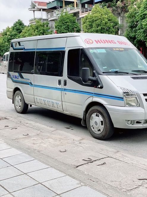 Xe Hùng Đức (Quảng Ninh) Bên hông xe Ghế ngồi 16 chỗ