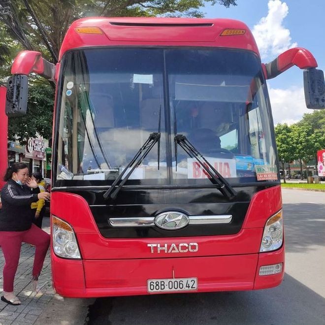 Xe Tuyết Nhung Mặt trước xe Giường nằm 41 chỗ