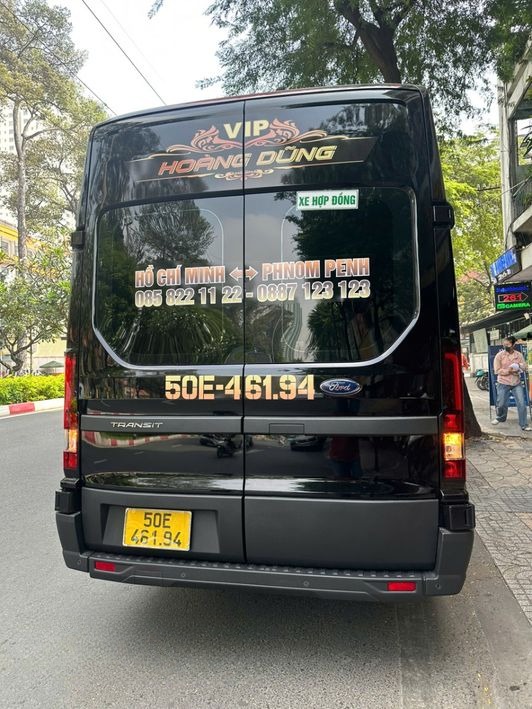Xe Hoàng Dũng Cambodia Mặt sau xe Limousine 9 chỗ