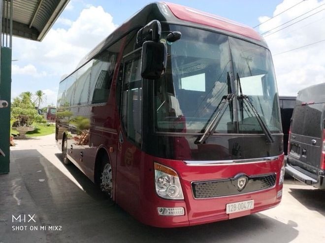 Xe Ninh Quỳnh Car Vip Mặt trước xe Limousine 15 chỗ VIP