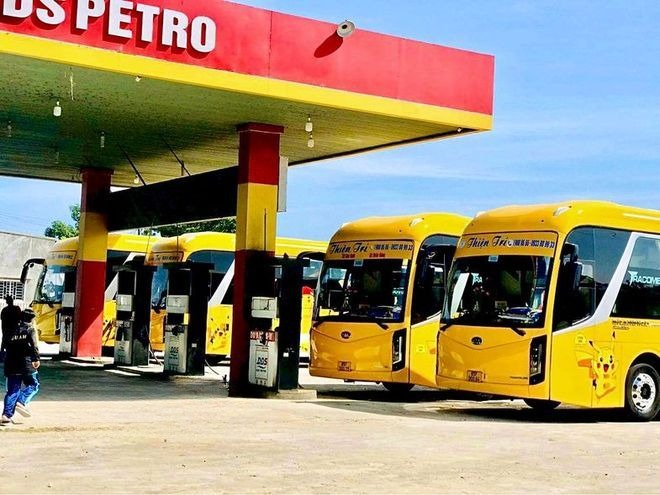 Xe Lovabus Mặt trước xe Limousine giường nằm 34 chỗ PIKACHU