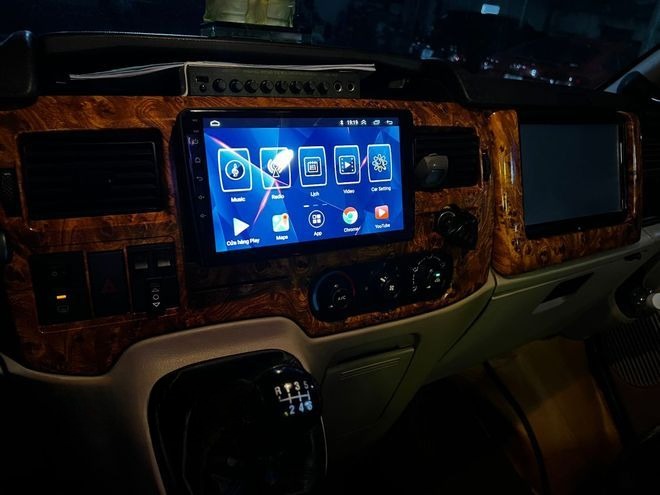 Xe Hoàng Vũ Limousine Tiện ích Limousine 9 chỗ