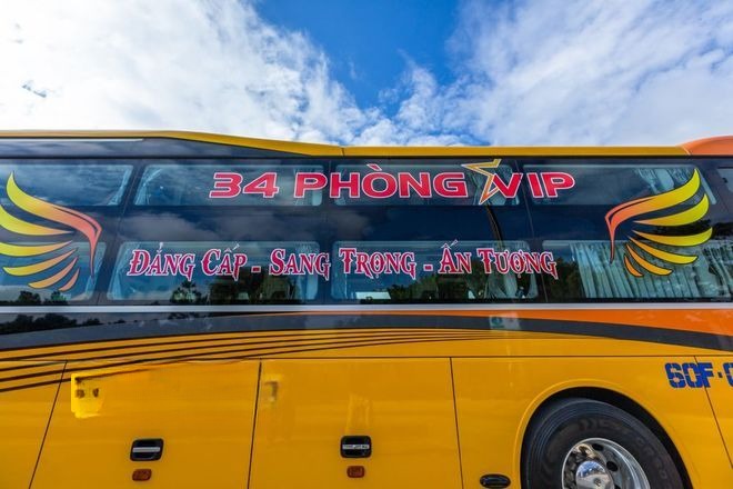 Xe Phong Phú Bên hông xe Xe giường nằm 34 chỗ