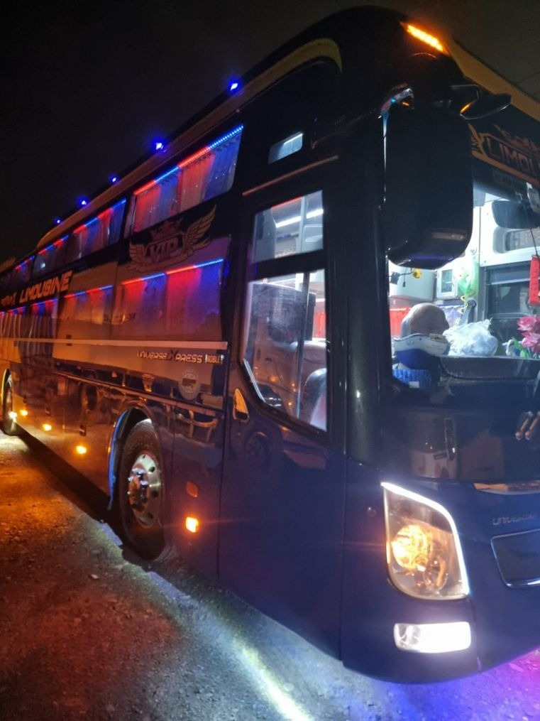 Xe Thiên Lộc Mặt trước xe Bên hông xe Giường nằm 43 chỗ