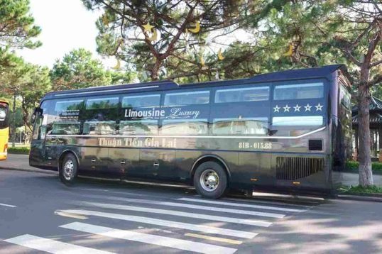 Xe Thuận Tiến Bên hông xe Limousine 22 giường