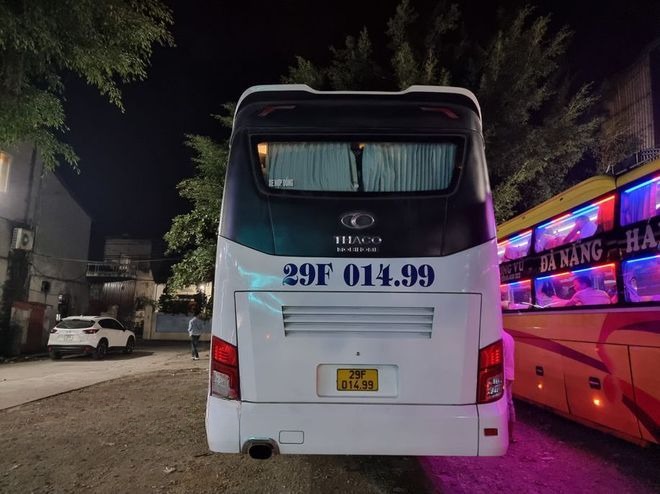 Xe Camel Travel Mặt sau xe 