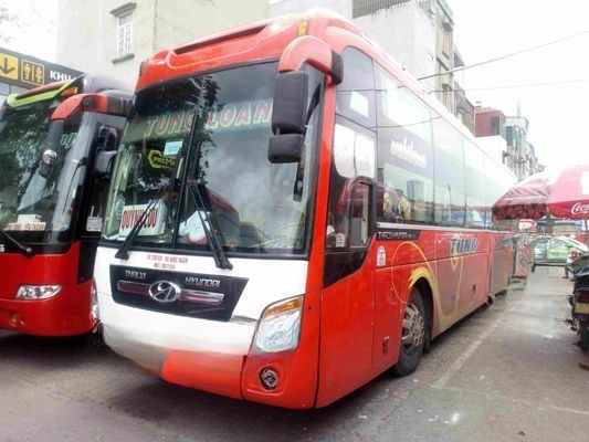 Xe Tùng Loan Mặt trước xe Limousine giường phòng 34 chỗ