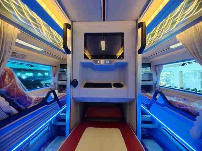 Xe Long Vân Limousine Giường nằm Tiện ích Limousine phòng đơn 34 chỗ