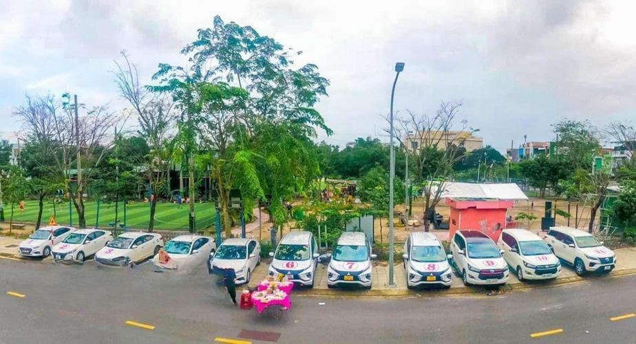 Xe Gia Phát (Đà Nẵng) Mặt trước xe Ghế ngồi 7 chỗ 