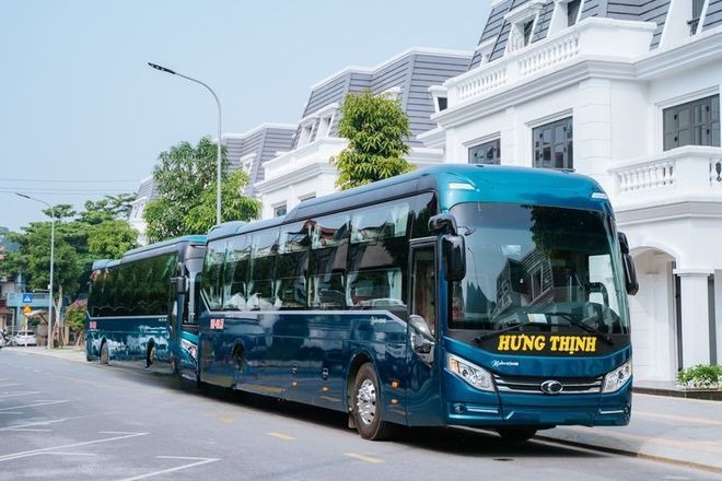 Xe Hưng Thịnh (Hà Giang) Mặt trước xe Limousine cabin vũ trụ 34 phòng đơn